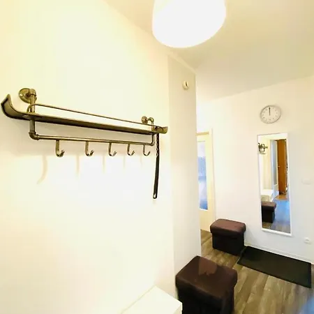 Hannovermesseapartment 2 Bedroom, Balcony With Garden View Exterior photo