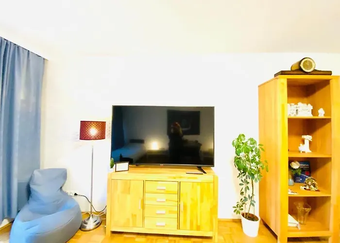 Hannovermesseapartment 2 Bedroom, Balcony With Garden View